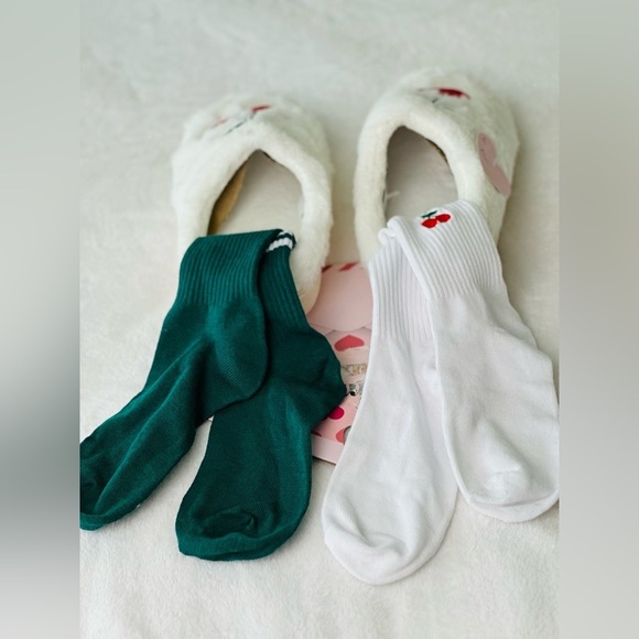 Luna Mellow Luxe Cherry Embroidered White Slippers Size Large or 8-9 - Picture 2 of 7